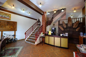 Red Balcony Hotel